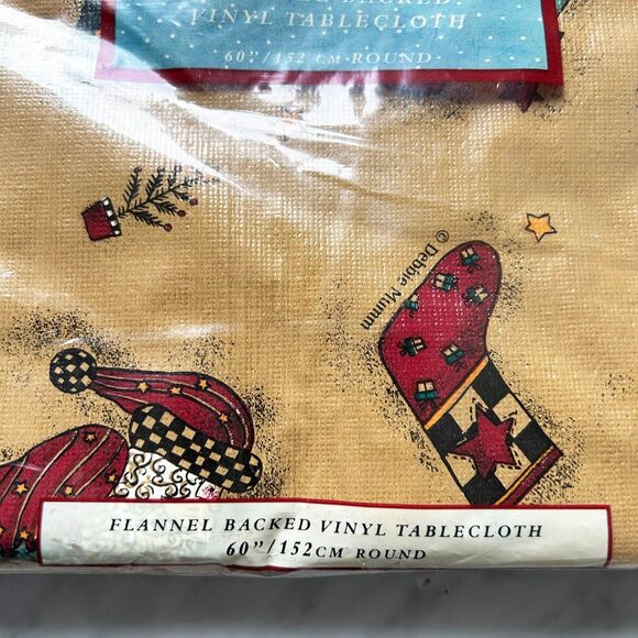 Debbie Mumm Tablecloth Christmas Magic of Santa Vinyl Flannel Backed 60" Round - Picture 3 of 4